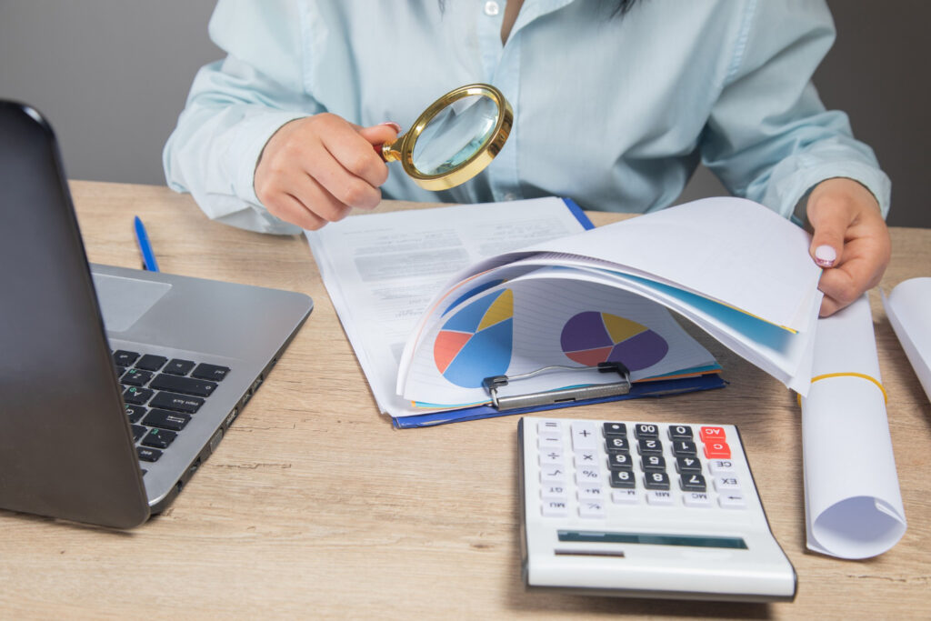 Como relatórios financeiros ajudam a reduzir custos operacionais