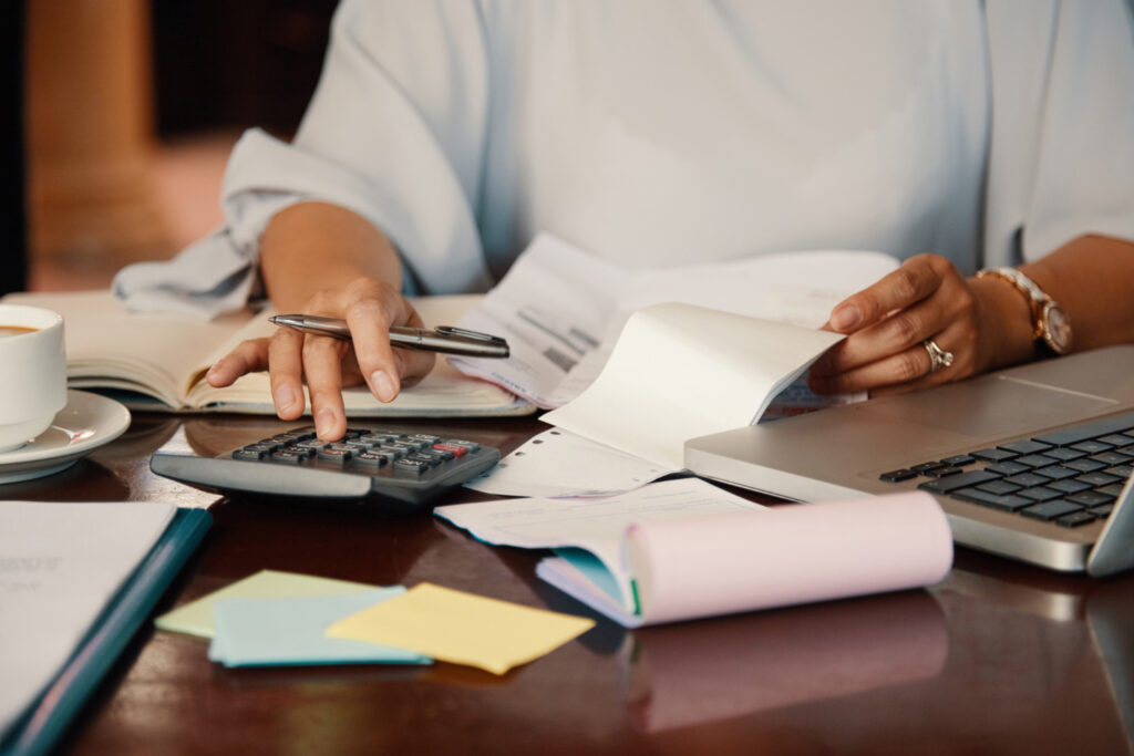 Gestão de contas a pagar e receber: como funciona na prática